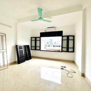 Bán tòa nhà phố Lạc Trung, vừa ở, vừa cho thuê văn phòng, diện tích 80m2, 7 tầng, thang máy